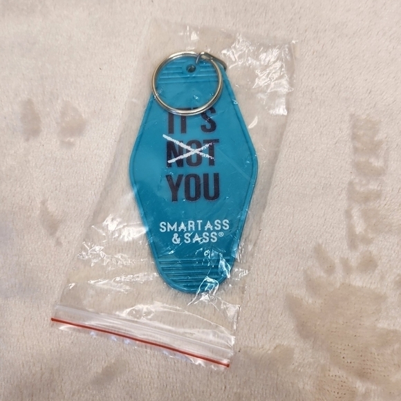It's You Motel Style Keychain - Picture 2 of 6